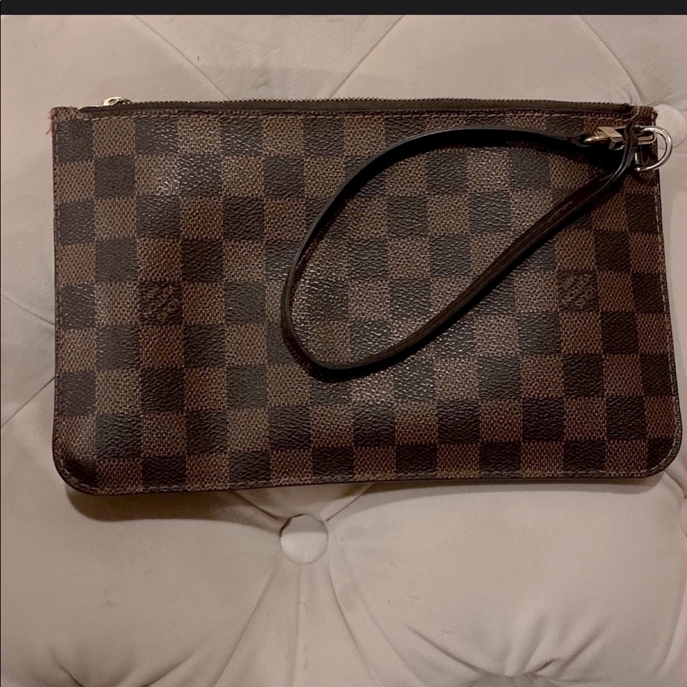 Louis vuitton damier canvas wristlet
